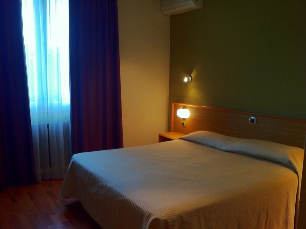 Hotel San Francesco Borgomanero Buitenkant foto