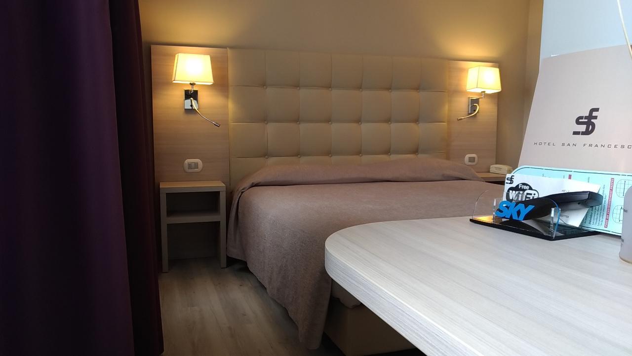 Hotel San Francesco Borgomanero Buitenkant foto